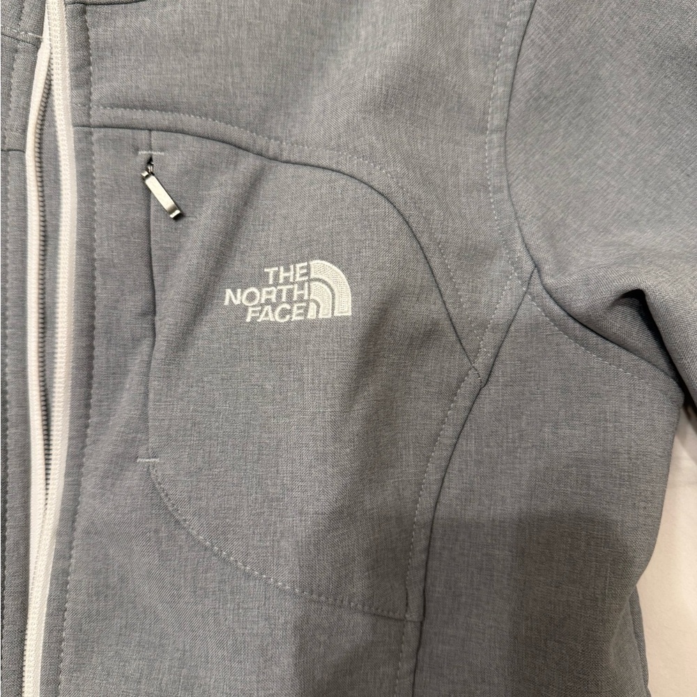 The North Face Women's Light Gray Jacket - Picture 2 of 5
